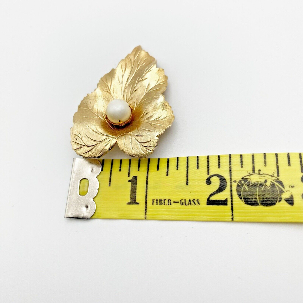 Vintage Matte Gold Tone Textured Leaf Faux Pearl Brooch Pin Set Sarah Coventry - Picture 6 of 8